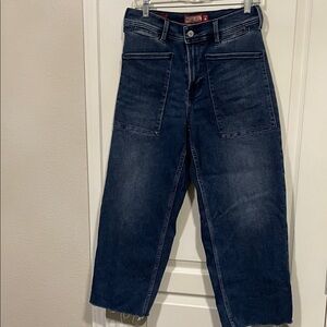 Lucky Brand Women’s Dark Wash Blue Wide Legged High-Rise Jeans.